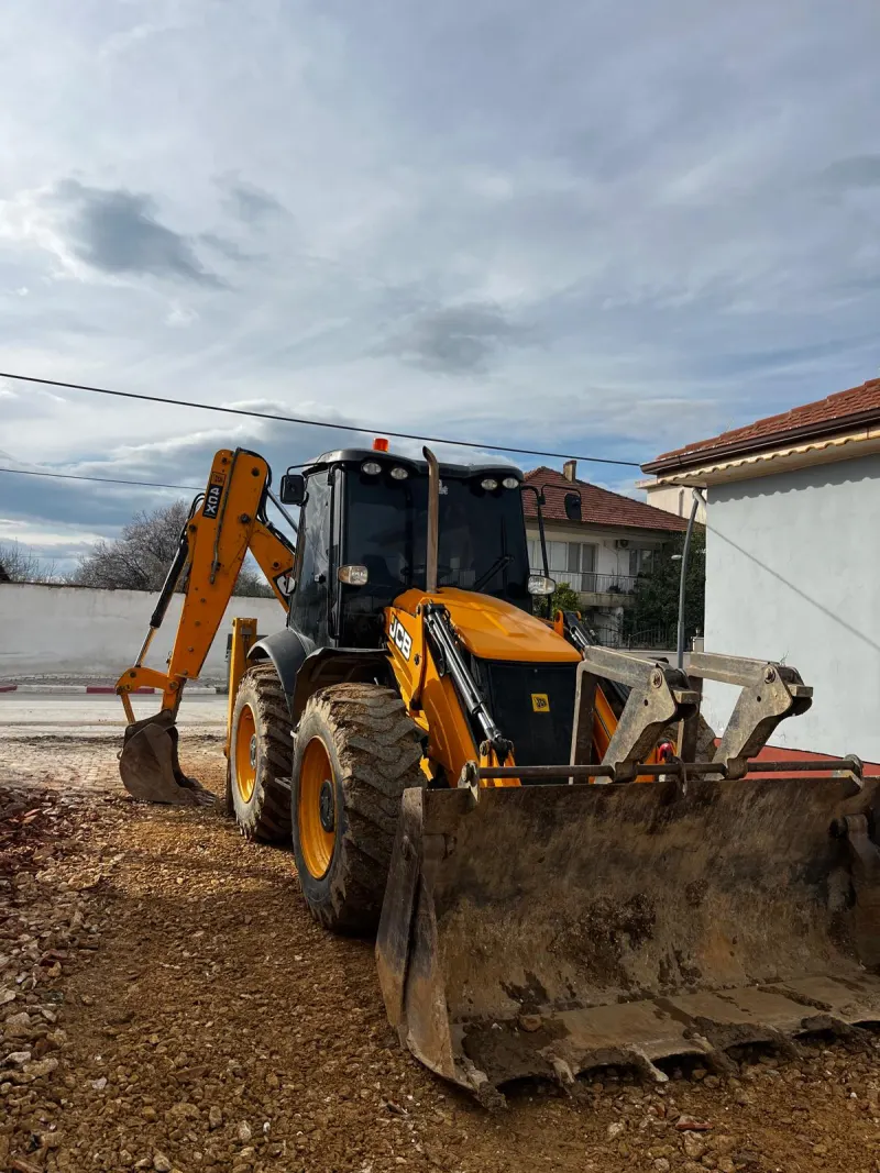 JCB kazıcı yükleyici (kepçe)